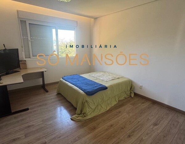 CASA À VENDA NO CONDOMÍNIO ARVOREDO 