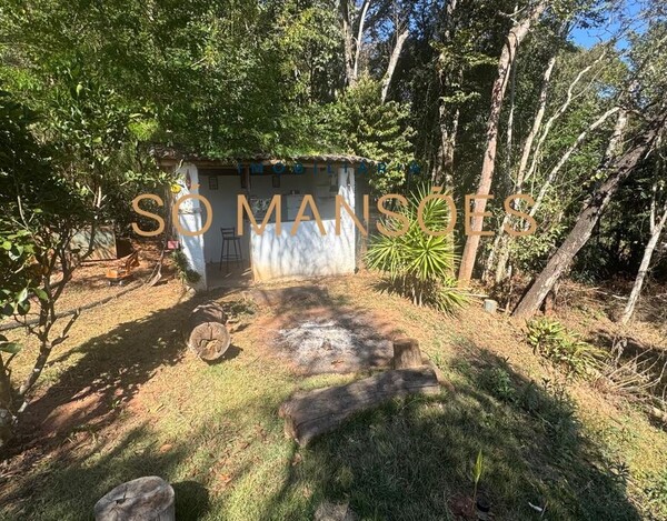 CASA À VENDA NO CONDOMÍNIO ARVOREDO 