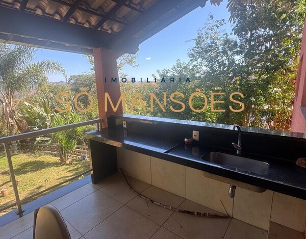 CASA À VENDA NO CONDOMÍNIO ARVOREDO 