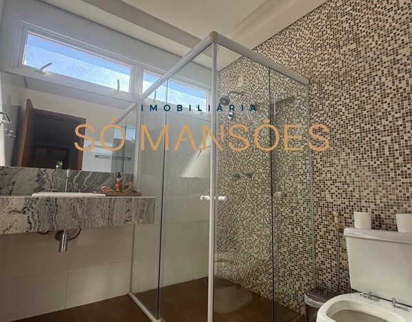 CASA À VENDA NO CONDOMÍNIO ARVOREDO 