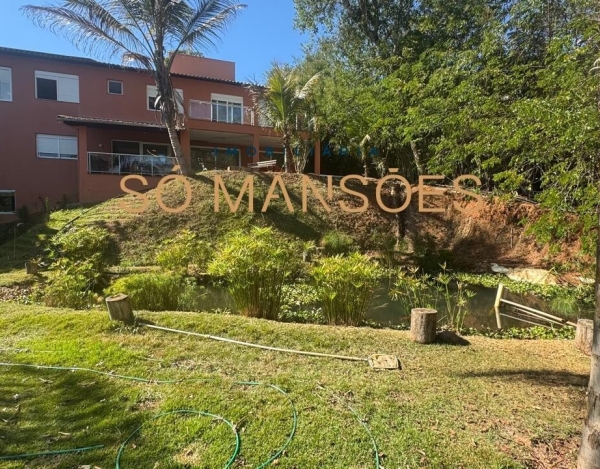 Casa de Alto Padrão de 500 m² à Venda com 1 Suíte e Vista Panorâmica no Arvoredo, Nova Lima - MG