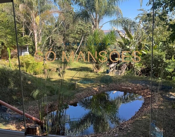 CASA À VENDA NO CONDOMÍNIO ARVOREDO 