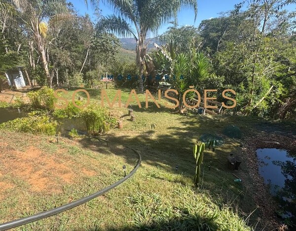 CASA À VENDA NO CONDOMÍNIO ARVOREDO 