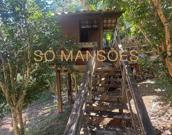 CASA À VENDA NO CONDOMÍNIO ARVOREDO 