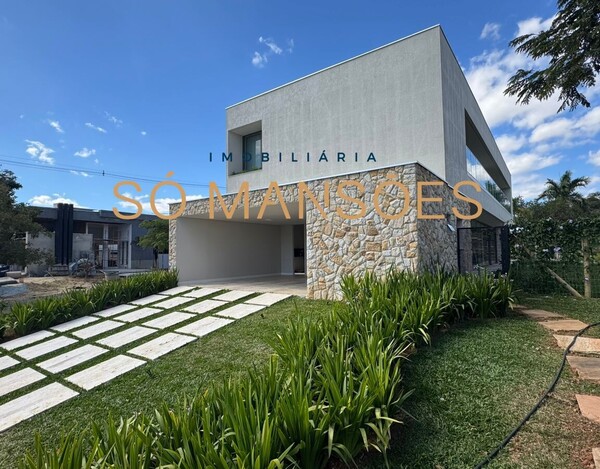 CASA À VENDA NO CONDOMÍNIO VITÓRIA GOLF