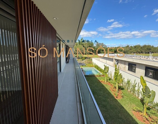 CASA À VENDA NO CONDOMÍNIO VITÓRIA GOLF
