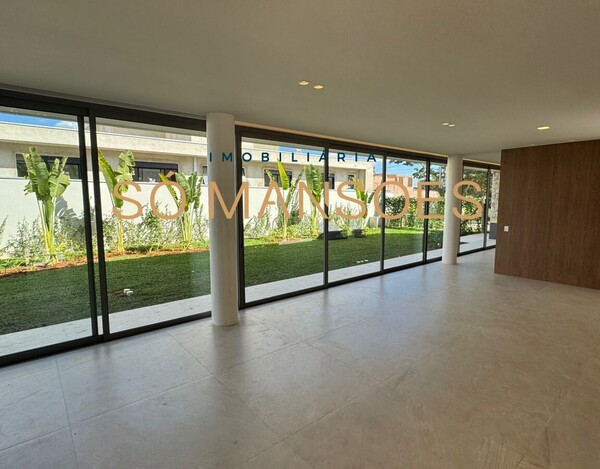 CASA À VENDA NO CONDOMÍNIO VITÓRIA GOLF