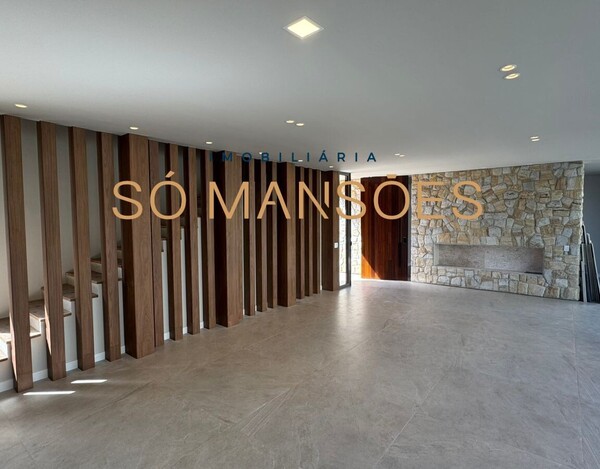 CASA À VENDA NO CONDOMÍNIO VITÓRIA GOLF