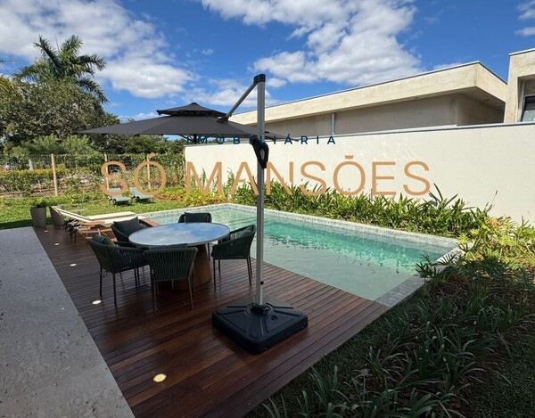 CASA À VENDA NO CONDOMÍNIO VITÓRIA GOLF