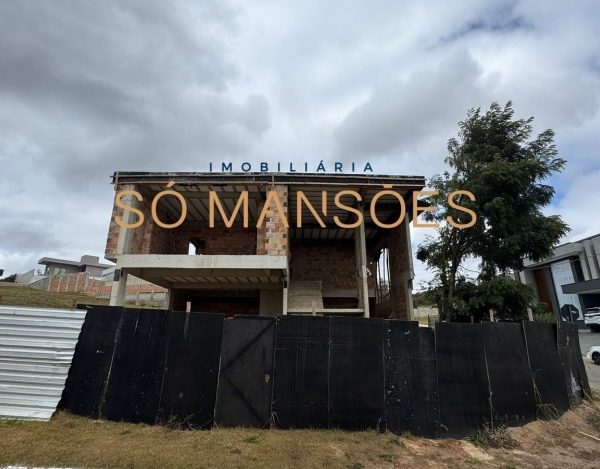 Casa de Alto Padrão de 397 m² à Venda com 3 Suítes e Piscina Privativa no Gran Park Toscana, Vespasiano - MG