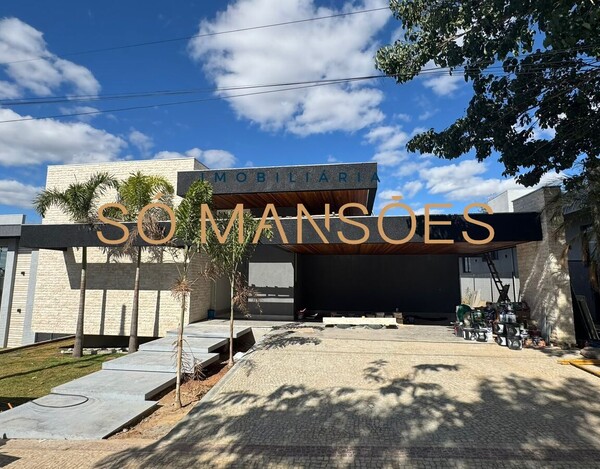 CASA À VENDA NO CONDOMÍNIO VICTORIA GOLF EM LAGOA SANTA 