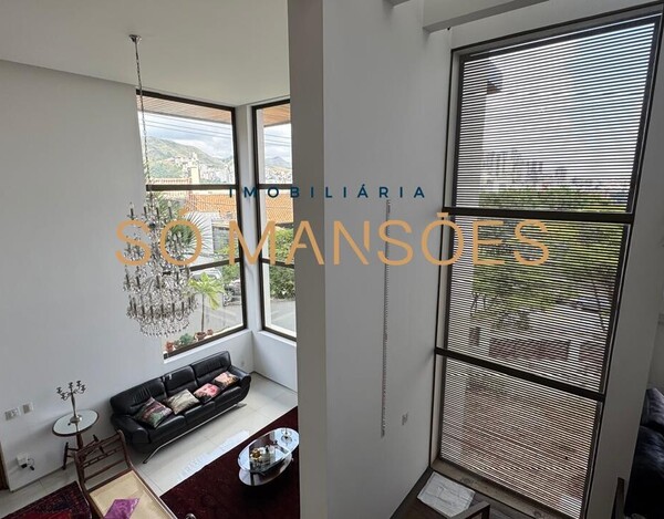 CASA À VENDA NO BAIRRO ESTORIL EM BH 