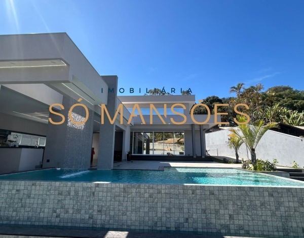 Casa Espaçosa de 456 m² à Venda com 4 Suítes e Piscina Aquecida no Pampulha, Belo Horizonte - MG
