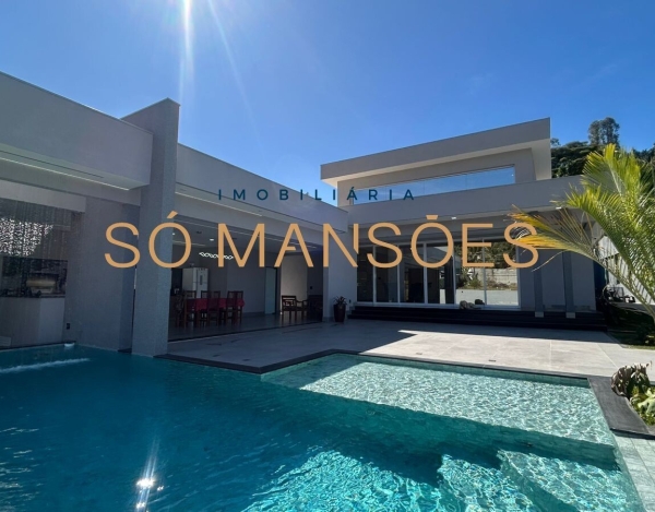 Casa Espaçosa de 456 m² à Venda com 4 Suítes e Piscina Aquecida no Pampulha, Belo Horizonte - MG