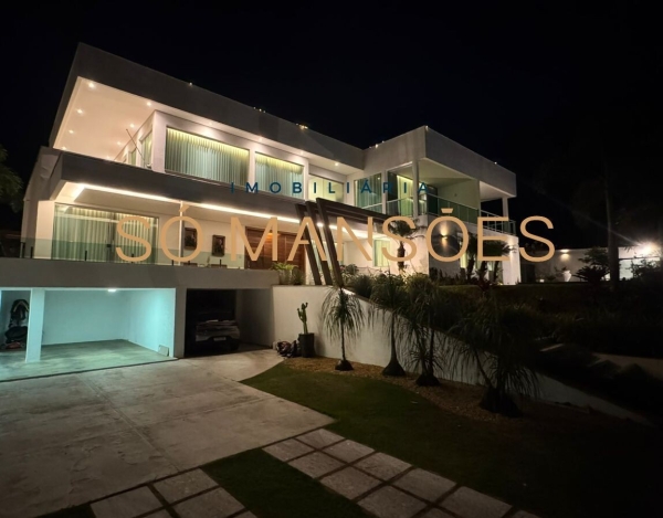 Casa Exclusiva de 768 m² à Venda com 3 Suítes e Vista Panorâmica no Condomínio Pampulha, Belo Horizonte - MG