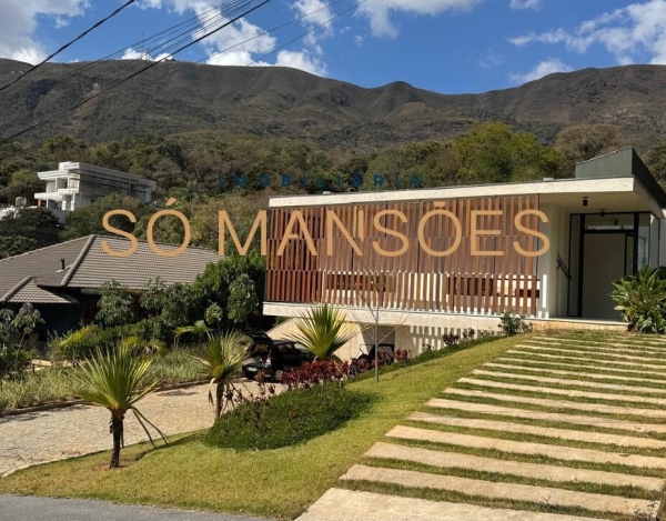 Casa Espaçosa de 350 m² à Venda com 4 Suítes e Lazer Completo no Condomínio Retiro do Chalé, Brumadinho - MG