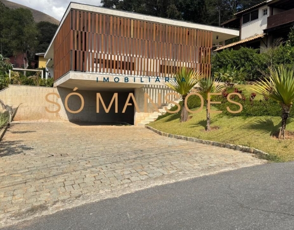 Casa Espaçosa de 350 m² à Venda com 4 Suítes e Lazer Completo no Condomínio Retiro do Chalé, Brumadinho - MG