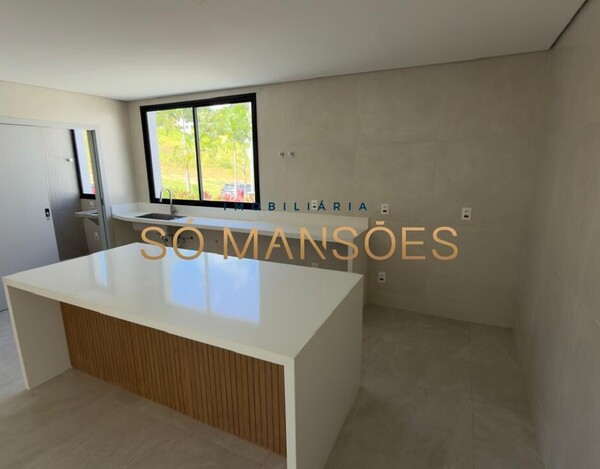 CASA DE 280M² À VENDA NO ALPHAVILLE VESPASIANO – 4 QUARTOS E LAZER COMPLETO.