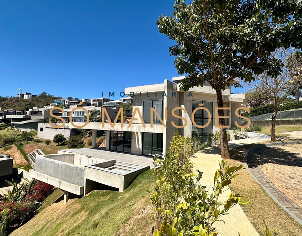 VALE DOS CRISTAIS - CASA EM CONSTRUÇÃO À VENDA EM NOVA LIMA