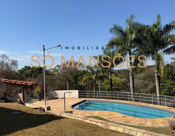 CASA À VENDA NO CONDOMÍNIO VALE DO OURO EM RIBEIRÃO DAS NEVES