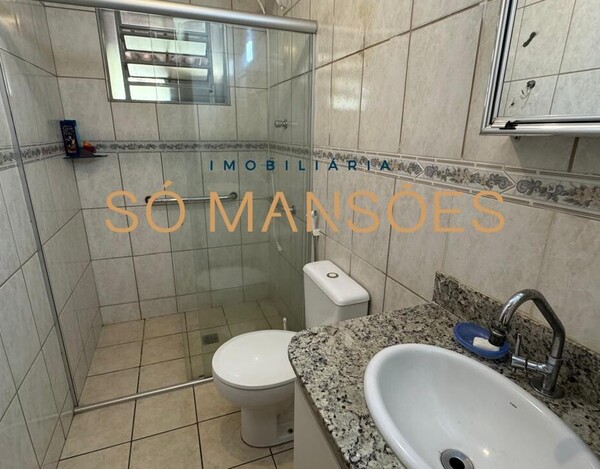 CASA À VENDA NO CONDOMÍNIO VALE DO OURO EM RIBEIRÃO DAS NEVES