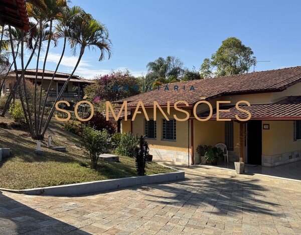 CASA À VENDA NO CONDOMÍNIO VALE DO OURO EM RIBEIRÃO DAS NEVES