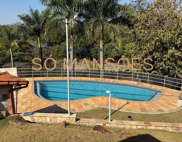 CASA À VENDA NO CONDOMÍNIO VALE DO OURO EM RIBEIRÃO DAS NEVES
