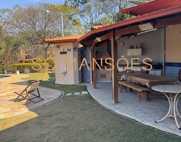 CASA À VENDA NO CONDOMÍNIO VALE DO OURO EM RIBEIRÃO DAS NEVES