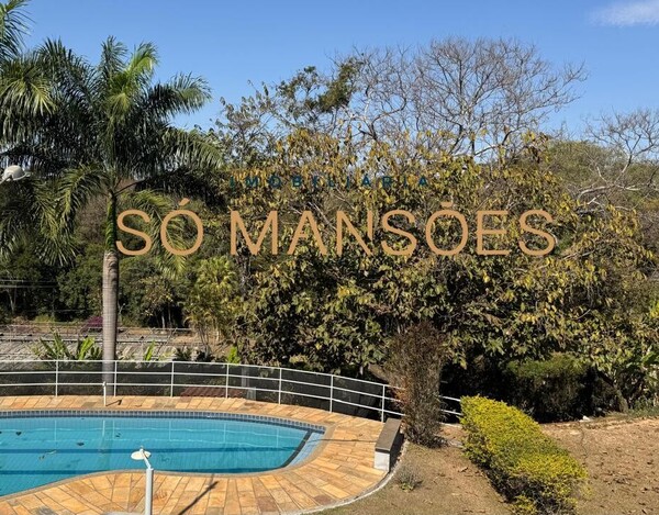 CASA À VENDA NO CONDOMÍNIO VALE DO OURO EM RIBEIRÃO DAS NEVES