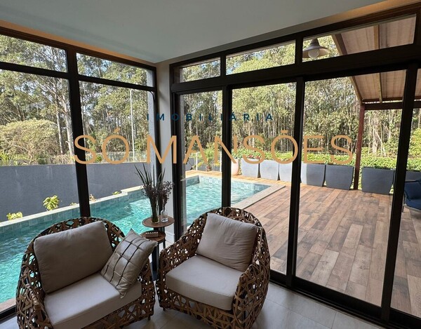 CASA À VENDA NO ALPHAVILLE LAGOA DOS INGLESES - PENÍNSULA DOS PÁSSAROS