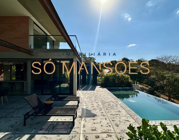 Casa de Luxo de 585 m² à Venda com 5 Suítes e Vista Definitiva no Vale dos Cristais, Nova Lima - MG