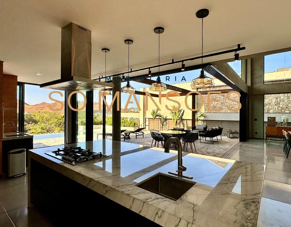 VALE DOS CRISTAIS - CASA À VENDA EM NOVA LIMA