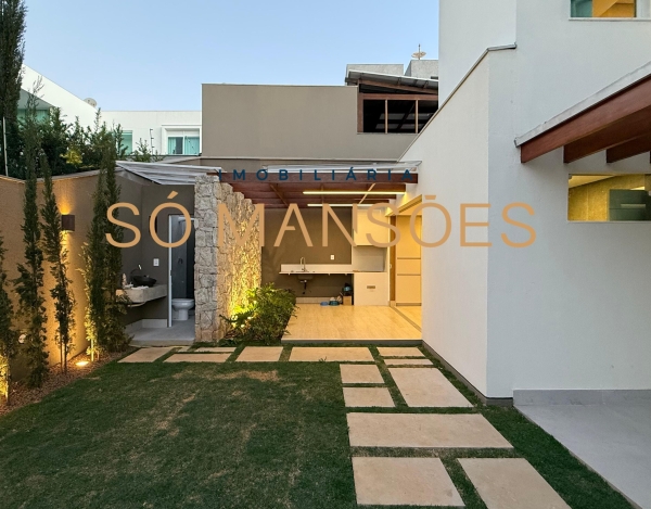 Casa de Luxo de 342 m² à Venda com 2 Suítes e Piscina Aquecida no Condomínio Vila Sogno, Belo Horizonte - MG