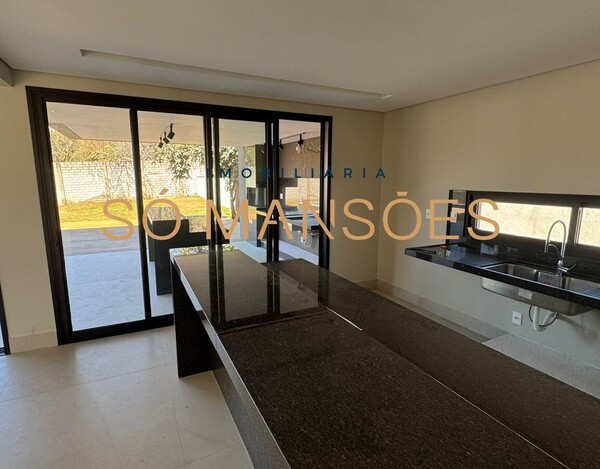 CASA À VENDA NO CONDOMÍNIO VITORIA GOLF EM LAGOA SANTA