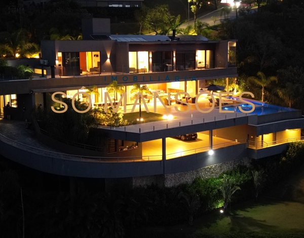 Casa Exclusiva de 764 m² à Venda com 4 Suítes e Vista Definitiva no Vale dos Cristais, Nova Lima - MG