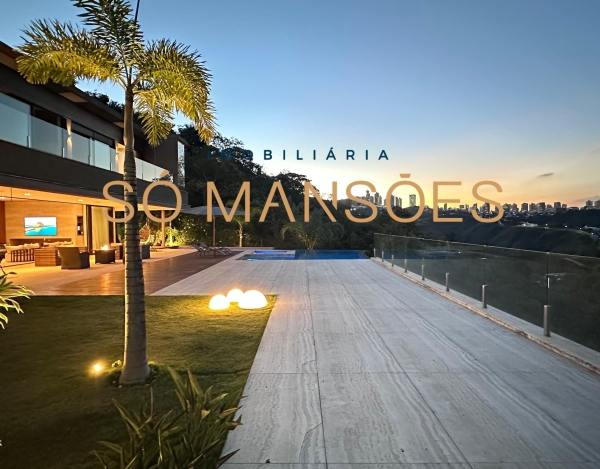 Casa Exclusiva de 764 m² à Venda com 4 Suítes e Vista Definitiva no Vale dos Cristais, Nova Lima - MG