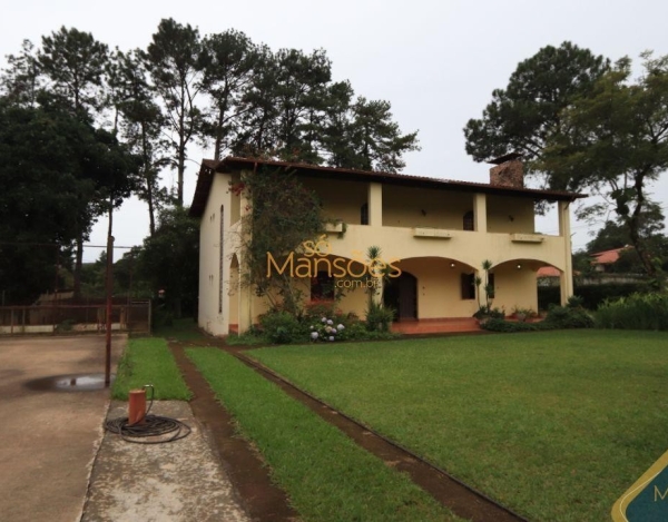 Casa em Terreno Privilegiado de 890 m² à Venda com 2 Suítes e Spa no Condomínio Lagoa do Miguelão, Nova Lima - MG