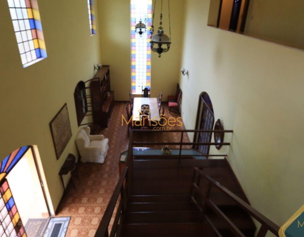 Casa de 890m² em terreno de 5.000m² para venda no condomínio Lagoa do Miguelão.