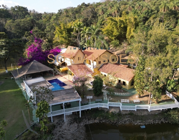 Fazenda de Luxo de 17.000 m² à Venda com 9 Suítes e Lazer Completo, Betim - MG