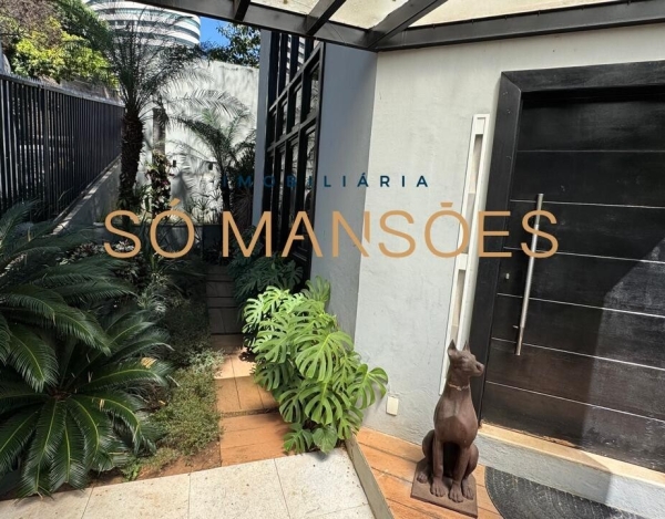 Casa de Alto Padrão de 448 m² à Venda com 3 Suítes e Spa no Santa Lúcia, Belo Horizonte - MG