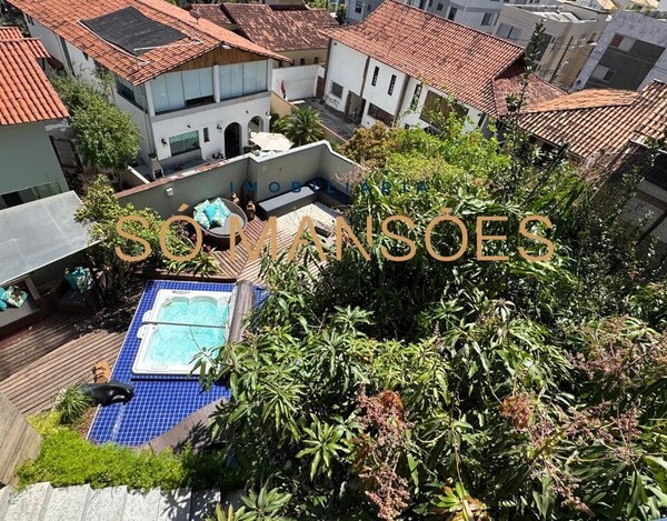 CASA À VENDA NO BAIRRO SANTA LÚCIA 
