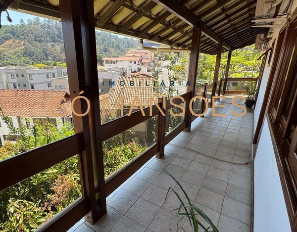 CASA À VENDA NO BAIRRO SANTA LÚCIA 