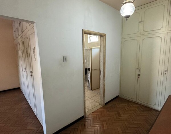 CASA Á VENDA NO BAIRRO CIDADE JARDIM EM BH