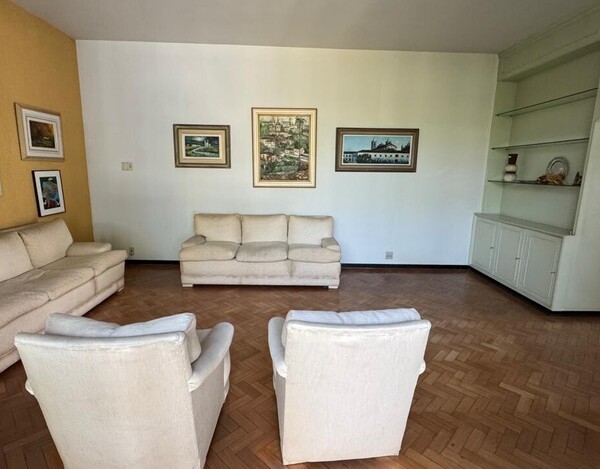 CASA Á VENDA NO BAIRRO CIDADE JARDIM EM BH