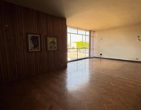 CASA Á VENDA NO BAIRRO CIDADE JARDIM EM BH