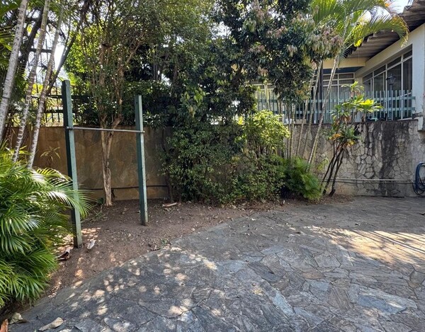 CASA Á VENDA NO BAIRRO CIDADE JARDIM EM BH