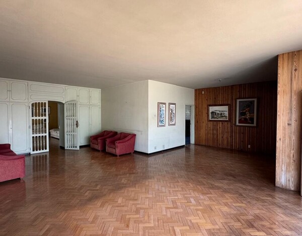 CASA Á VENDA NO BAIRRO CIDADE JARDIM EM BH