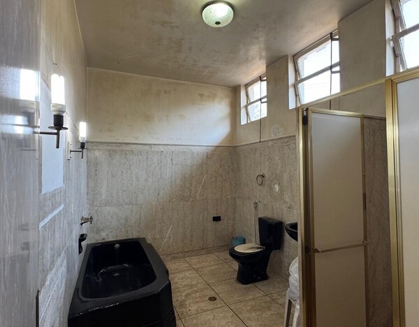 CASA Á VENDA NO BAIRRO CIDADE JARDIM EM BH