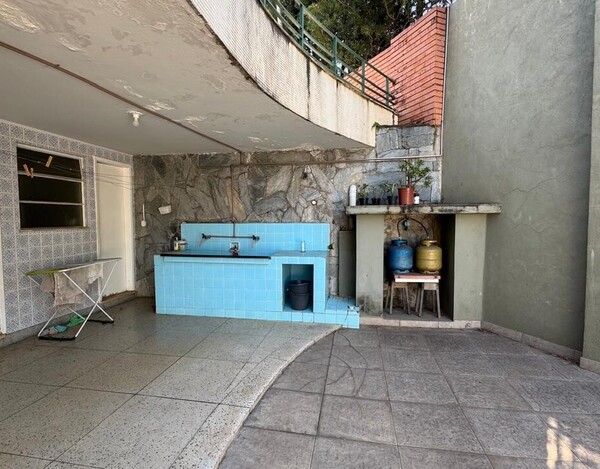 CASA Á VENDA NO BAIRRO CIDADE JARDIM EM BH