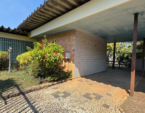 CASA Á VENDA NO BAIRRO CIDADE JARDIM EM BH